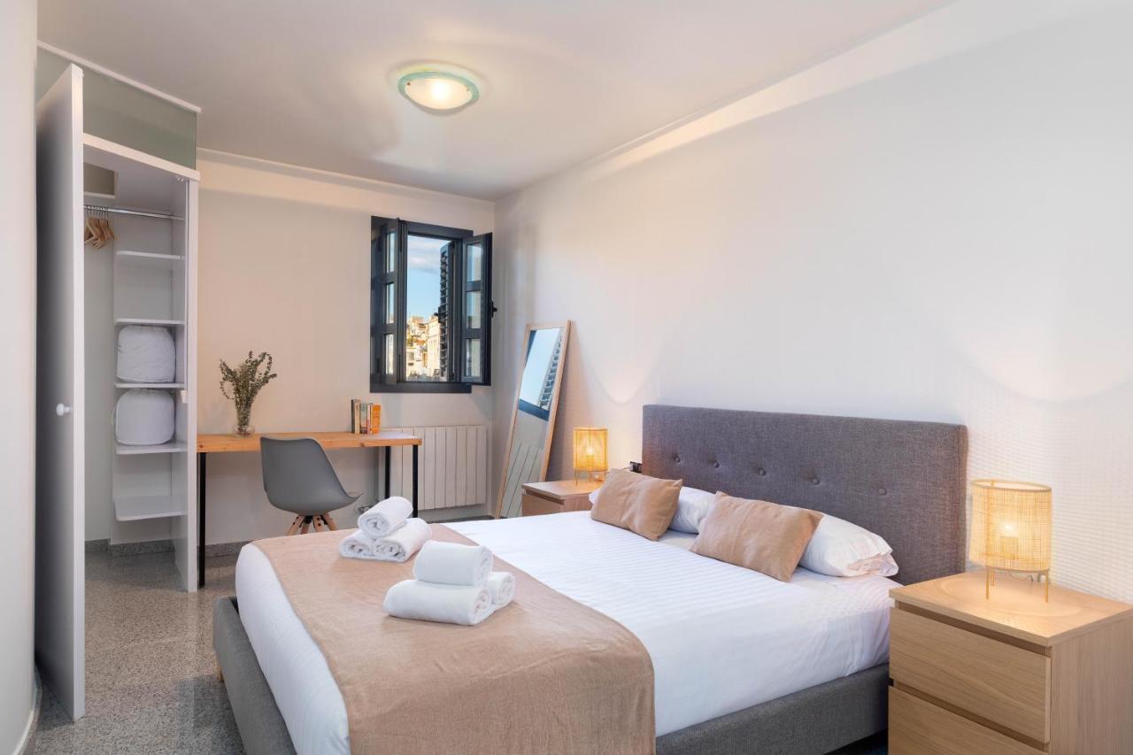 Apartament Flateli Placa Catalunya 10 *